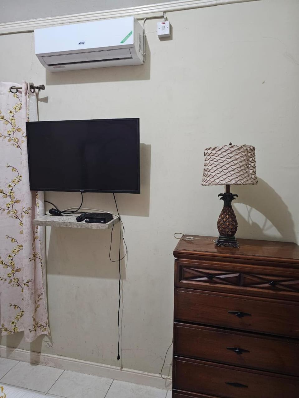 Spanish Town #1 Jacaranda Vacation Home מראה חיצוני תמונה